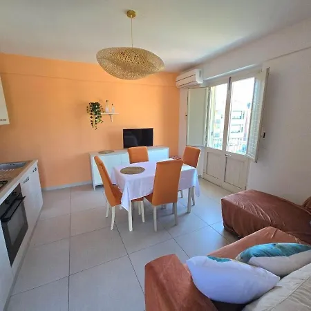 Luxury Sisters House 